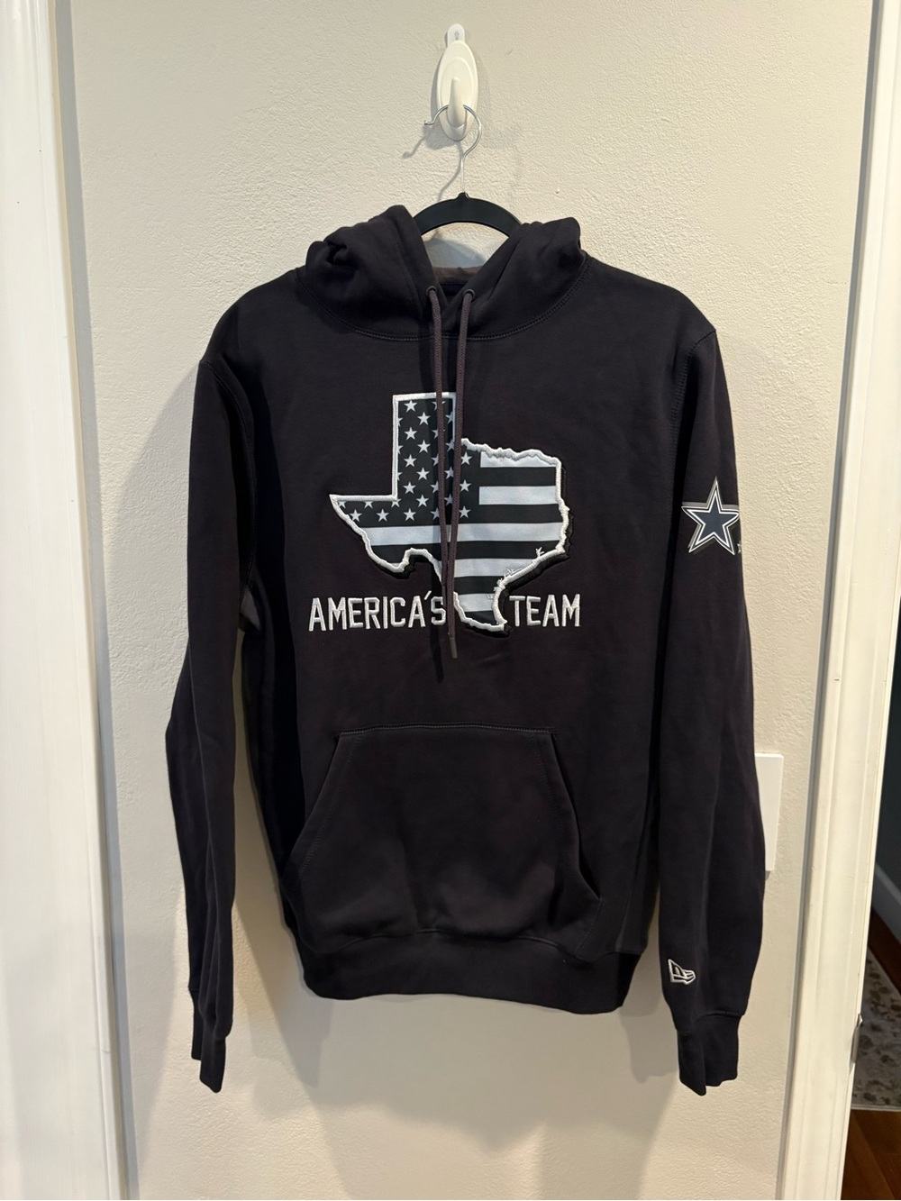 New Era Dallas Cowboys America's Team Hoodie Men’s Size Small Navy Blue NWOT